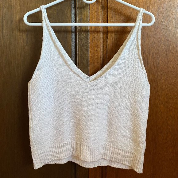 Zara V-Neck Knit Sleeveless Top - Picture 4 of 4